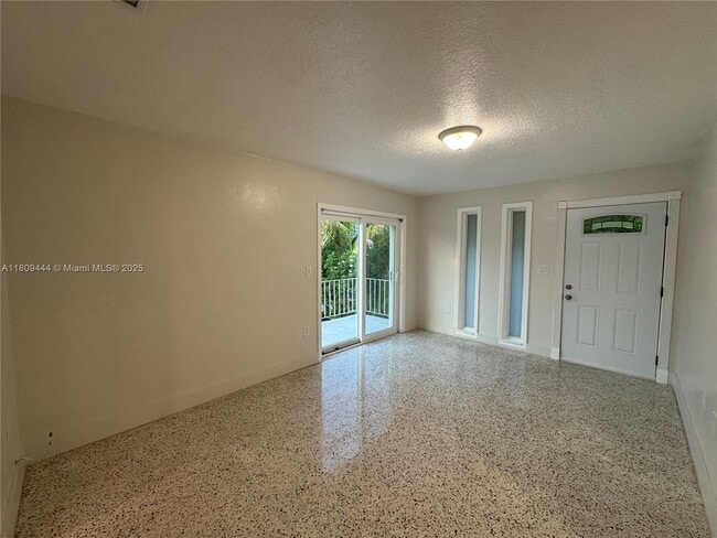 1760 SW 3rd St in Miami, FL - Building Photo - Building Photo