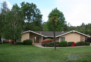 6840 Oak Ave in Folsom, CA - Building Photo