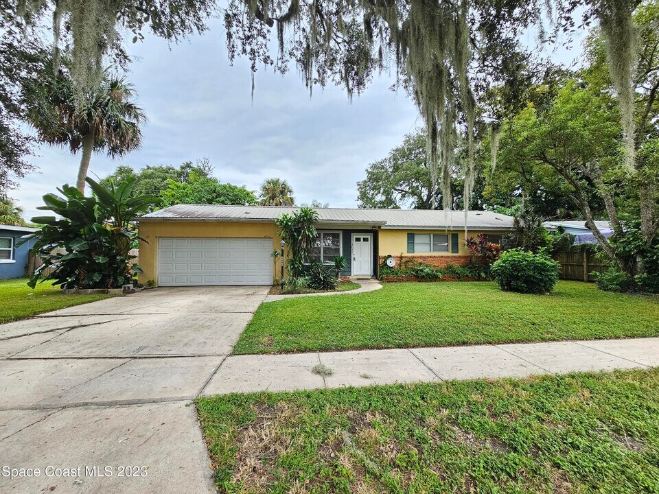 2640 Dutton Dr in Titusville, FL - Building Photo