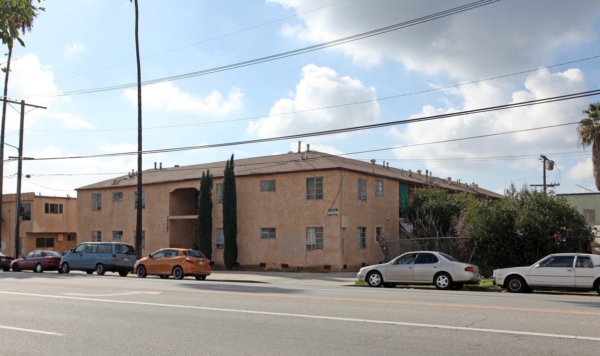 13087-13089 San Fernando Rd in Sylmar, CA - Foto de edificio