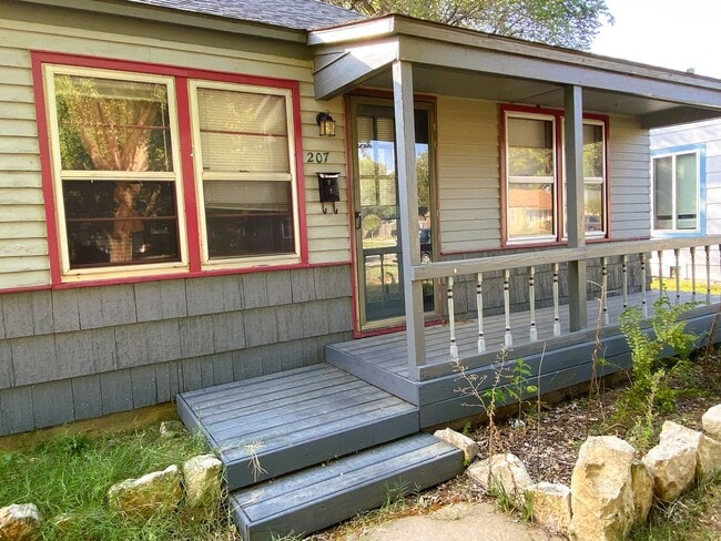 property at 207 S Mt Carmel St
