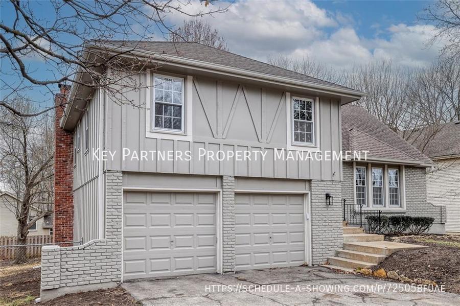 12819 W 100th Terrace in Lenexa, KS - Building Photo
