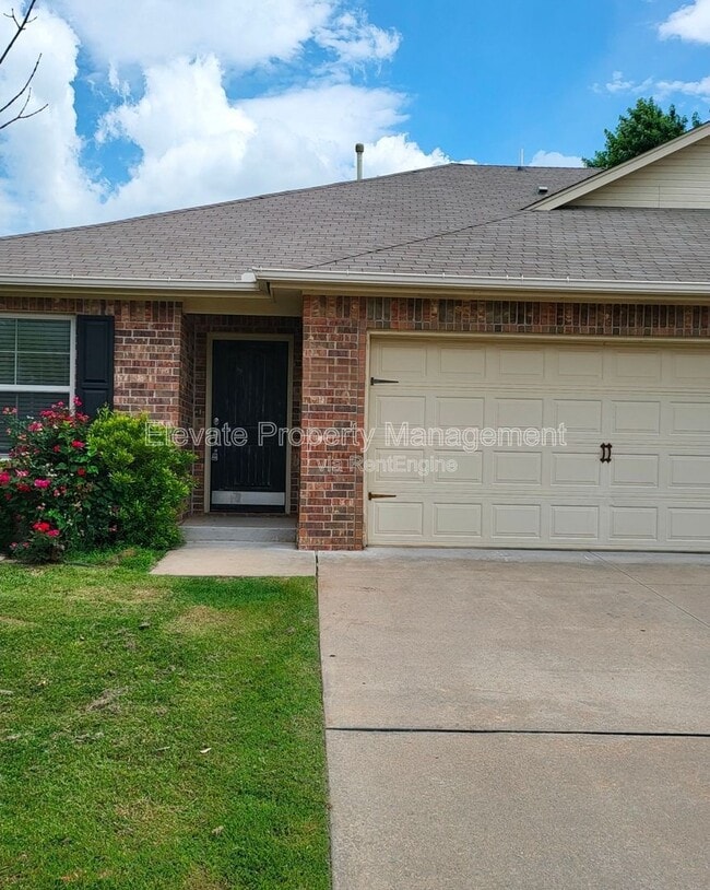 property at 913 West Prairie Wind Way