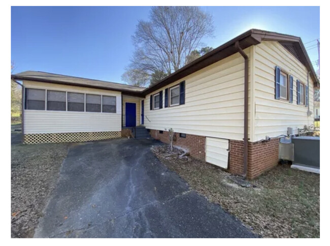818 Boulware Ave in Gastonia, NC - Foto de edificio - Building Photo
