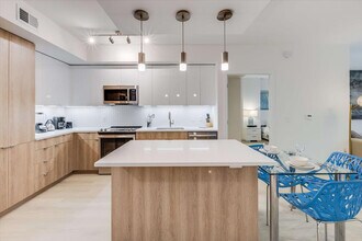 1051 First St NE, Unit SI ID1040186P in Washington, DC - Foto de edificio - Building Photo