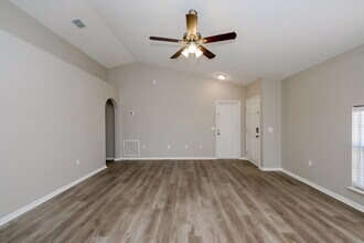 10613 Opus Dr in Riverview, FL - Building Photo - Building Photo