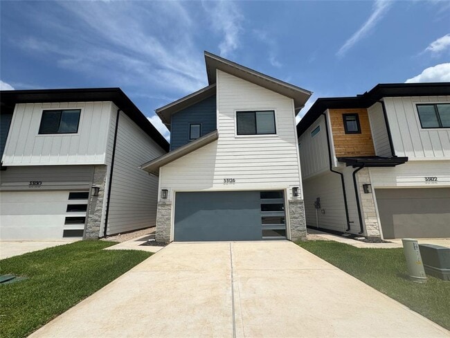property at 33126 Oak Hts Pl