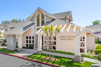 Crown Ridge Apartments in Modesto, CA - Building Photo - Building Photo