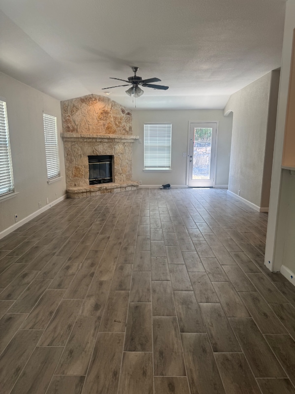 15727 Cotton Tail Ln in San Antonio, TX - Foto de edificio - Building Photo