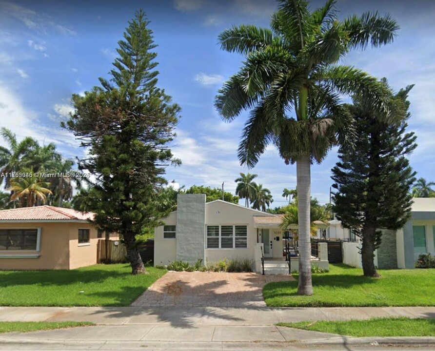 1031 Hollywood Blvd in Hollywood, FL - Building Photo