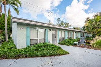 Casa Corsicana in Seminole, FL - Foto de edificio - Building Photo