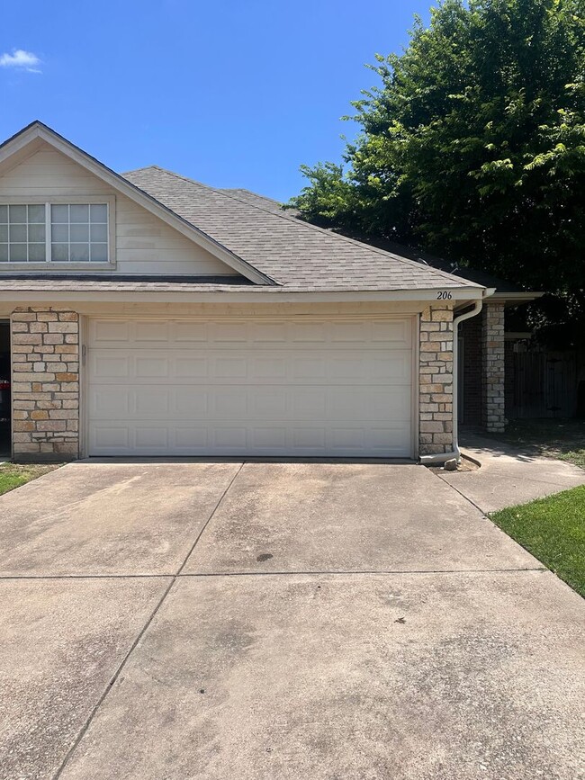 206 Rentz Pl Cir in Weatherford, TX - Building Photo - Building Photo