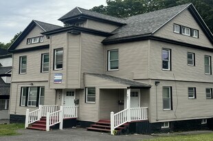 127 Comstock Pl in Syracuse, NY - Building Photo
