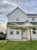 1071-1073 Krysti Ln in Warsaw, MO - Building Photo