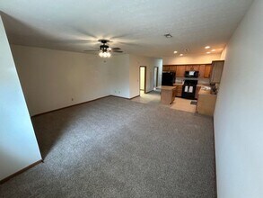 1035 Laurel Tree Ct in Troy, OH - Building Photo - Building Photo