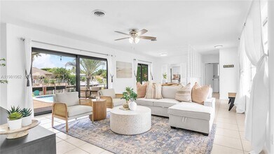 151 SE 9th Ct in Pompano Beach, FL - Foto de edificio - Building Photo