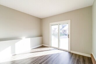 1530 Singh St in Burlington, KY - Foto de edificio - Building Photo