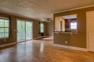 9 Lexington Ave, Unit 3 in Harriman, NY - Foto de edificio - Building Photo