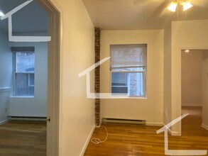 8 Cleveland Pl in Boston, MA - Building Photo - Building Photo