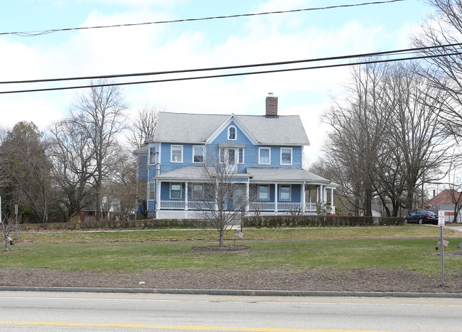 5 Hayward Ave in Colchester, CT - Building Photo - Building Photo