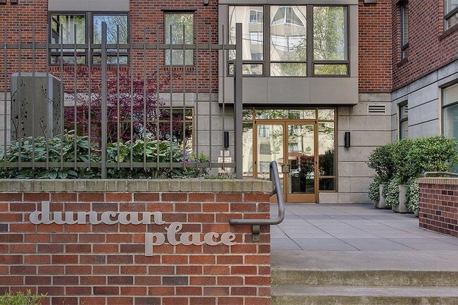 4547 8th Ave NE-Unit -508 in Seattle, WA - Foto de edificio - Building Photo