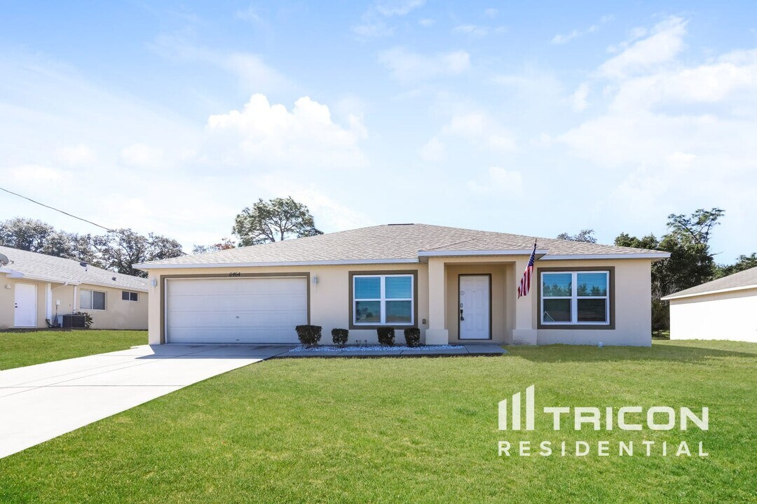 11464 Exmore St in Spring Hill, FL - Building Photo
