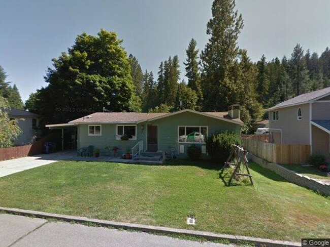 property at 910 E Pine Ave