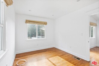 6217 Poppy Peak Dr in Los Angeles, CA - Building Photo - Building Photo