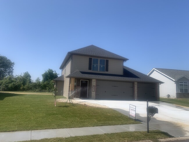 3617 Justine Drive in Pontoon Beach, IL - Building Photo - Building Photo