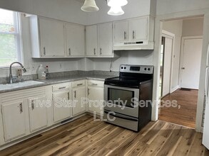 109 S Walnut St in Springfield, IL - Building Photo - Building Photo