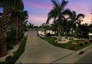 1210 Bay Palm Blvd in Indian Rocks Beach, FL - Building Photo - Building Photo