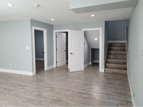 1635 E 81st St in Los Angeles, CA - Building Photo - Building Photo