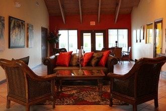 Villas at Pinecrest in Orlando, FL - Building Photo - Lobby