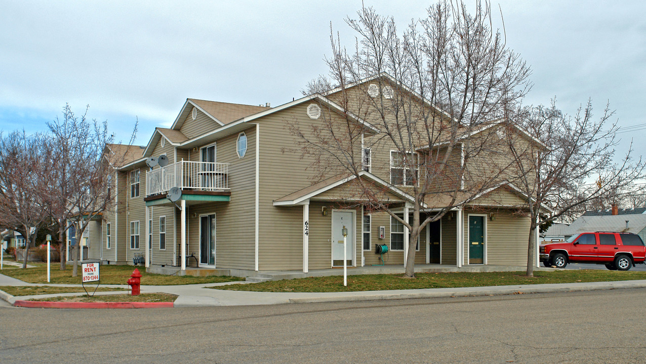 624 S 7th Ave in Caldwell, ID - Foto de edificio