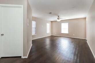 9310 Abbotshall Ln in Houston, TX - Building Photo - Building Photo