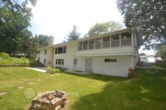 11208 Mississippi Dr N in Champlin, MN - Building Photo - Building Photo