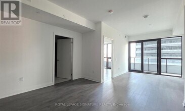 4015 The Exchange in Mississauga, ON - Building Photo - Building Photo