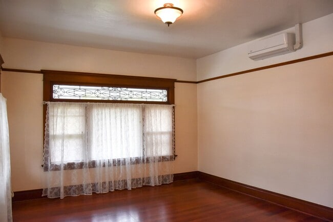 236 E Washington Ave in Orange, CA - Building Photo - Building Photo