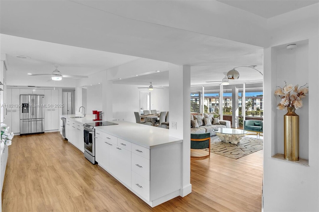 1350 NE 191st St, Unit B307 in North Miami Beach, FL - Building Photo