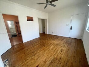 1619 Meridian Ave, Unit 8 in Miami Beach, FL - Building Photo - Building Photo