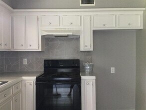 401 Sycamore St in Crockett, TX - Building Photo - Building Photo