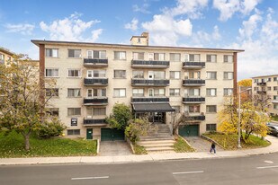 700 32E Av in Montréal, QC - Building Photo