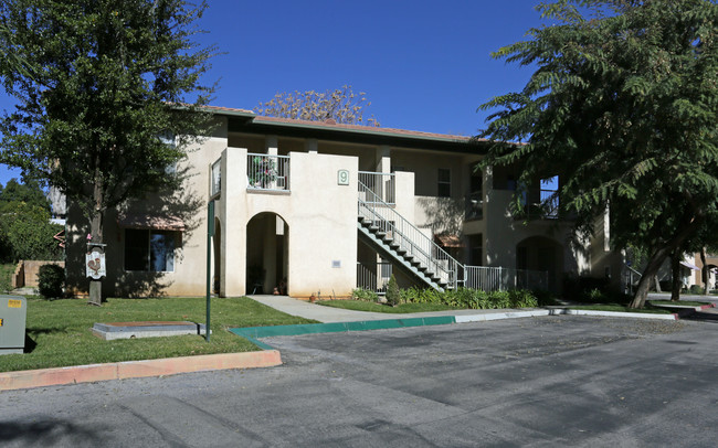 Yucaipa Crest in Yucaipa, CA - Foto de edificio - Building Photo