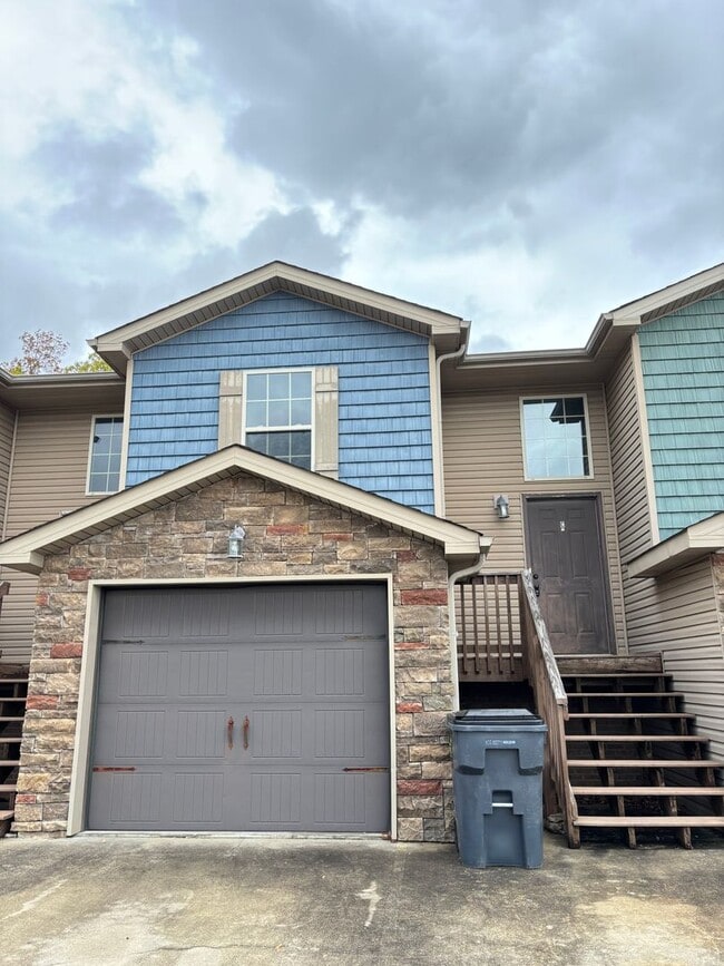 1725 Thistlewood Dr in Clarksville, TN - Building Photo - Building Photo