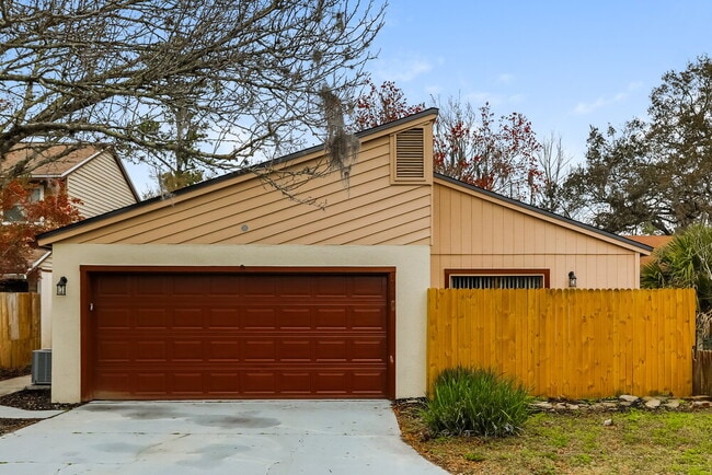 property at 1960 Oak Twist Ct