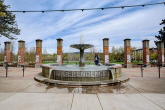 Legacy Oaks Apartments in Independence, OR - Building Photo - Building Photo