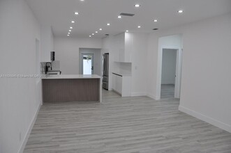 261 NW 46th Ave in Miami, FL - Building Photo - Building Photo