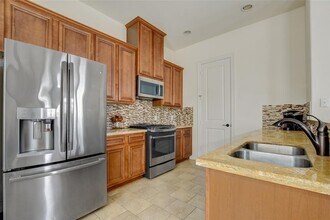 28 W Oaks Dr in Houston, TX - Building Photo - Building Photo
