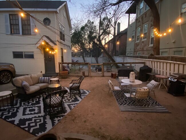 1619 Enfield Rd, Unit #D in Austin, TX - Building Photo - Building Photo