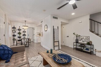 8525 E Belleview St in Scottsdale, AZ - Building Photo - Building Photo